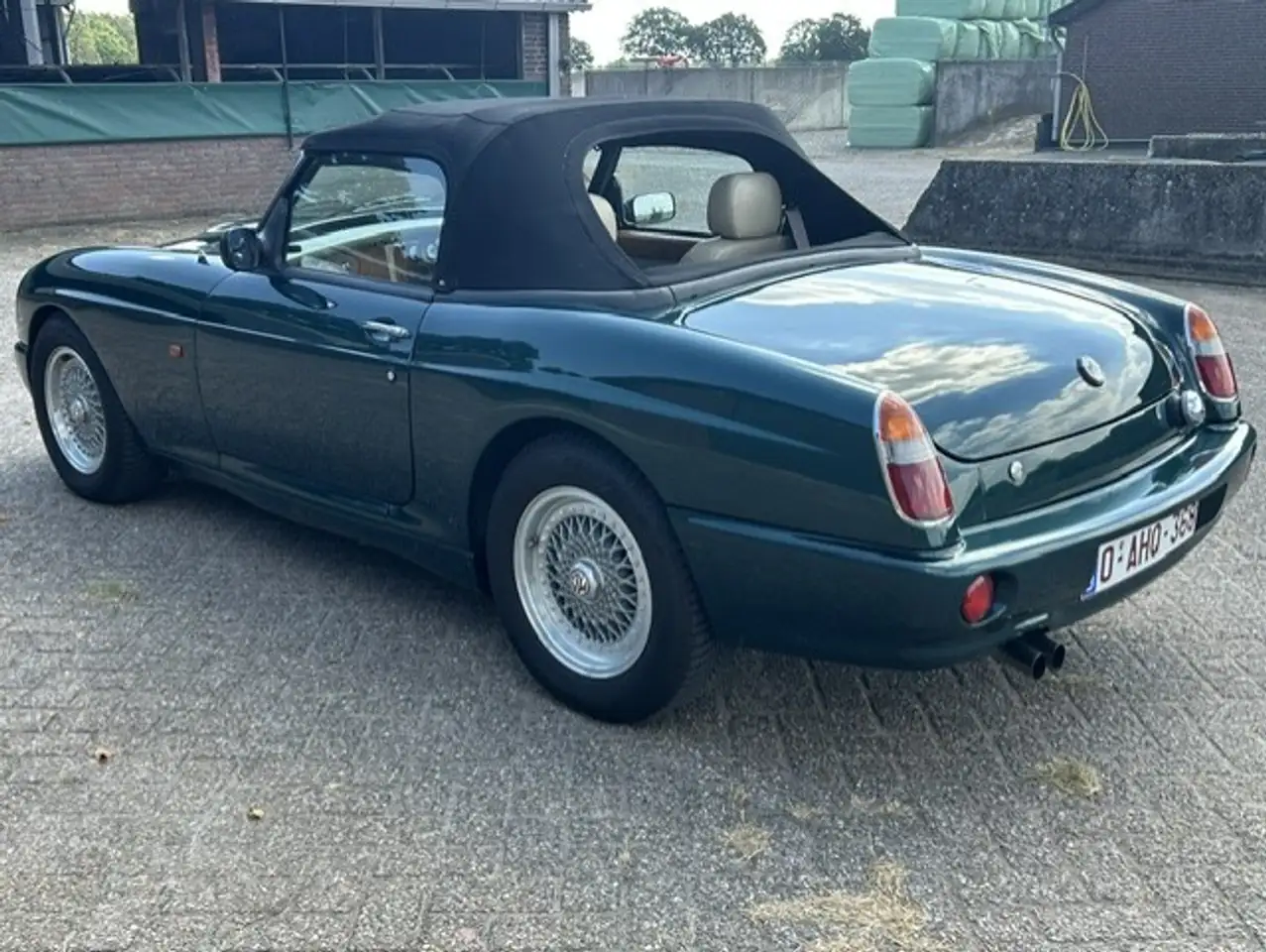 MG RV8 4.0 V8, foto 3