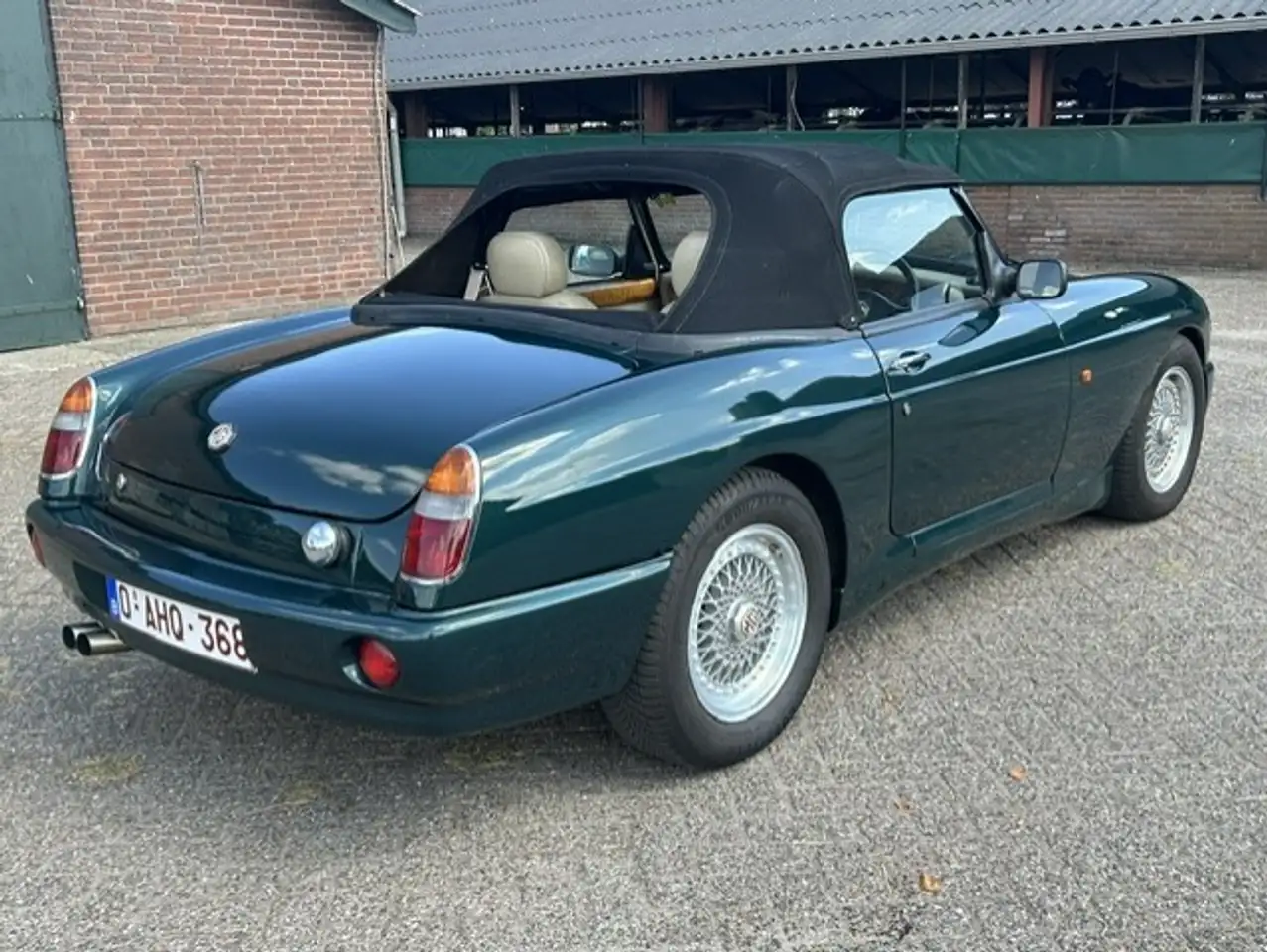 MG RV8 4.0 V8, foto 4