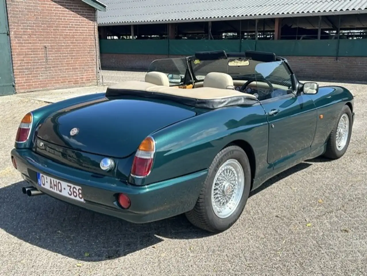 MG RV8 4.0 V8, foto 11