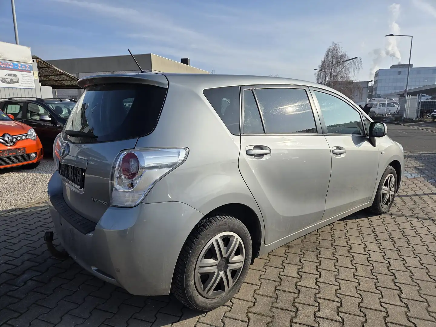 Toyota Verso 2.0 D-4D Travel 7Sitze,AHK,Navi - 2