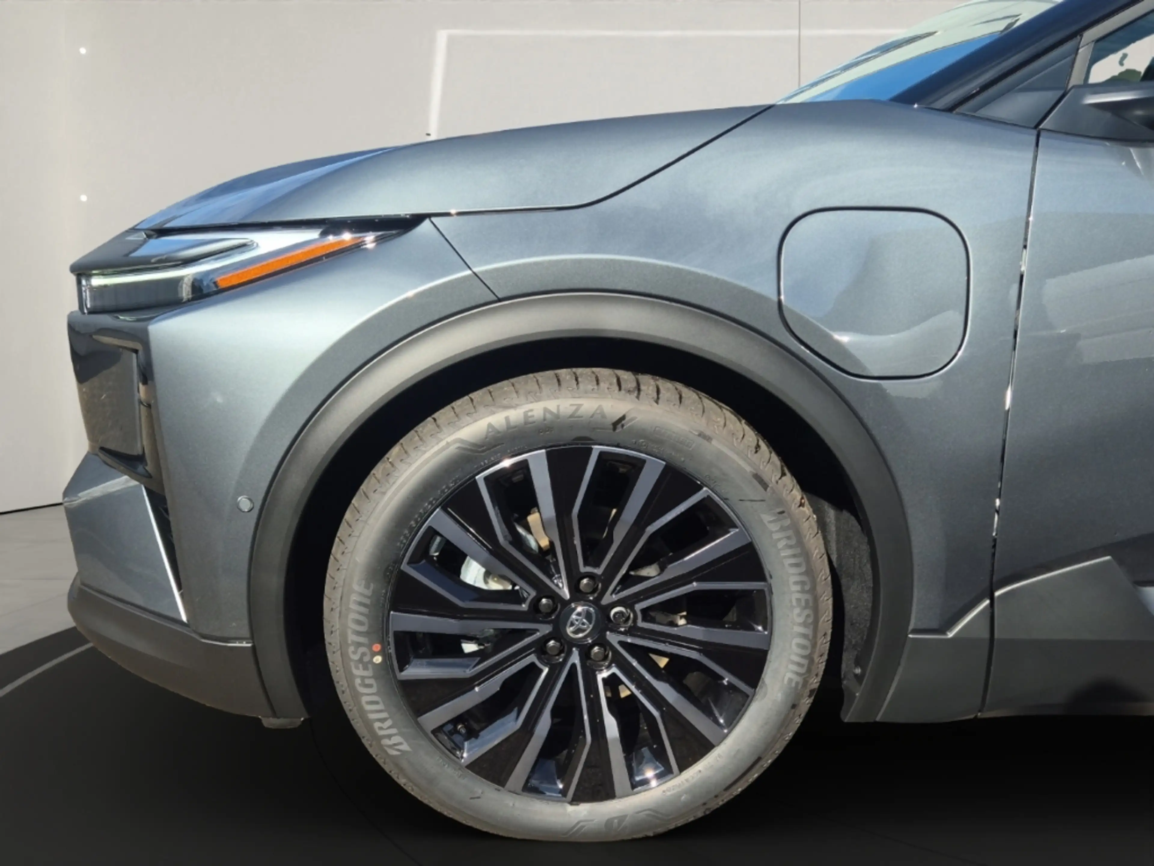 Toyota C-HR+ 4X4+LOUNGE+SKY&SOUND-P+E-PÄRMIE 6000€ — photo 8