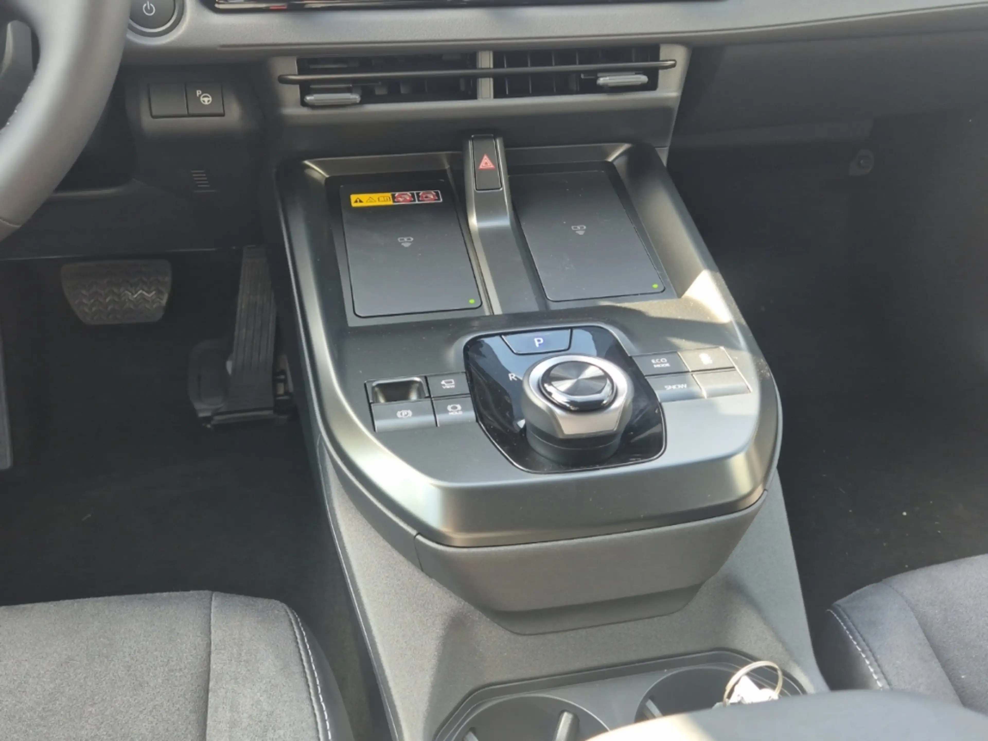 Toyota C-HR+ 4X4+LOUNGE+SKY&SOUND-P+E-PÄRMIE 6000€ — photo 13