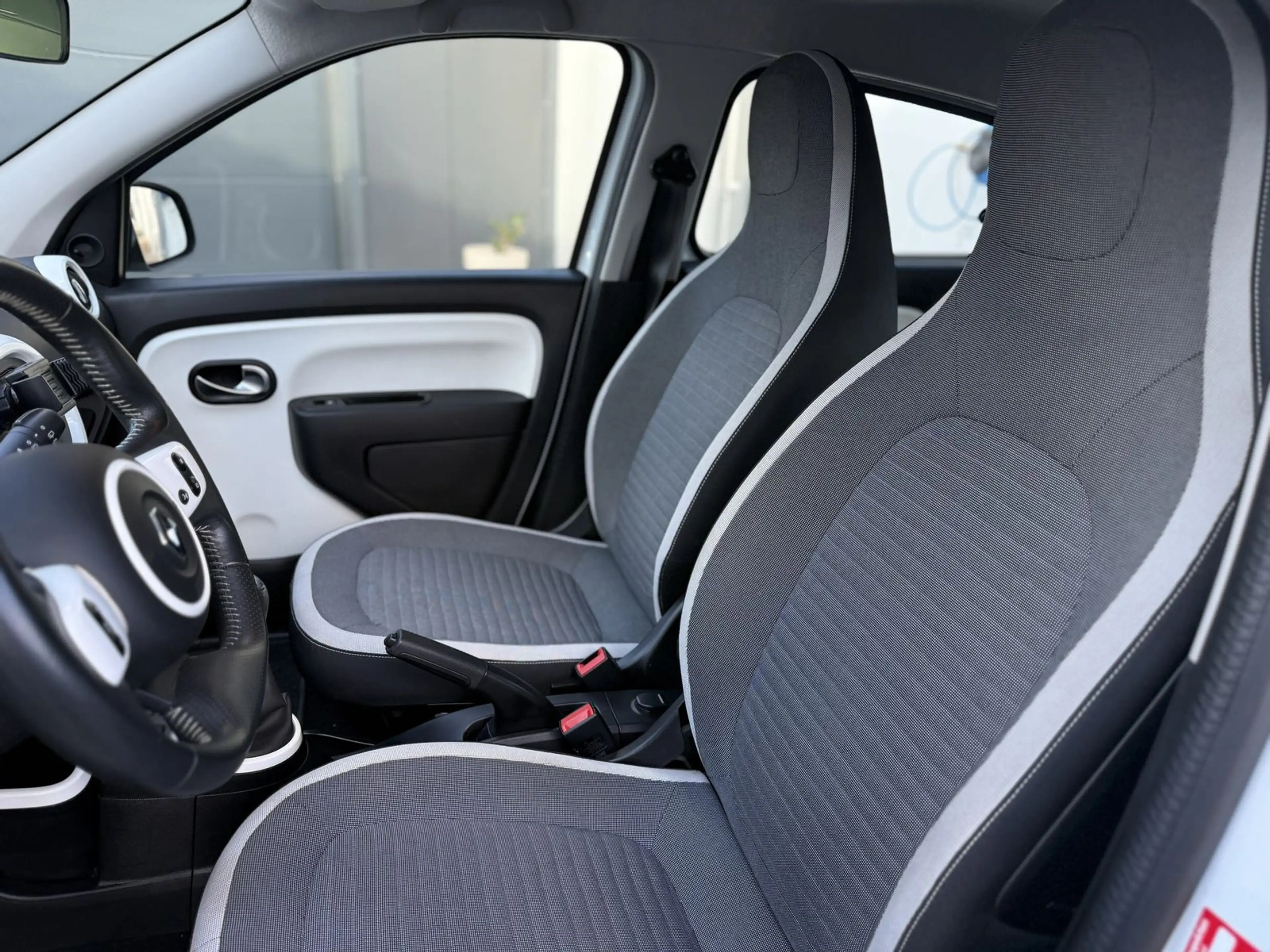 Renault Twingo Limited 1.0 ABS Bluetooth Geschw.begrenze — photo 10
