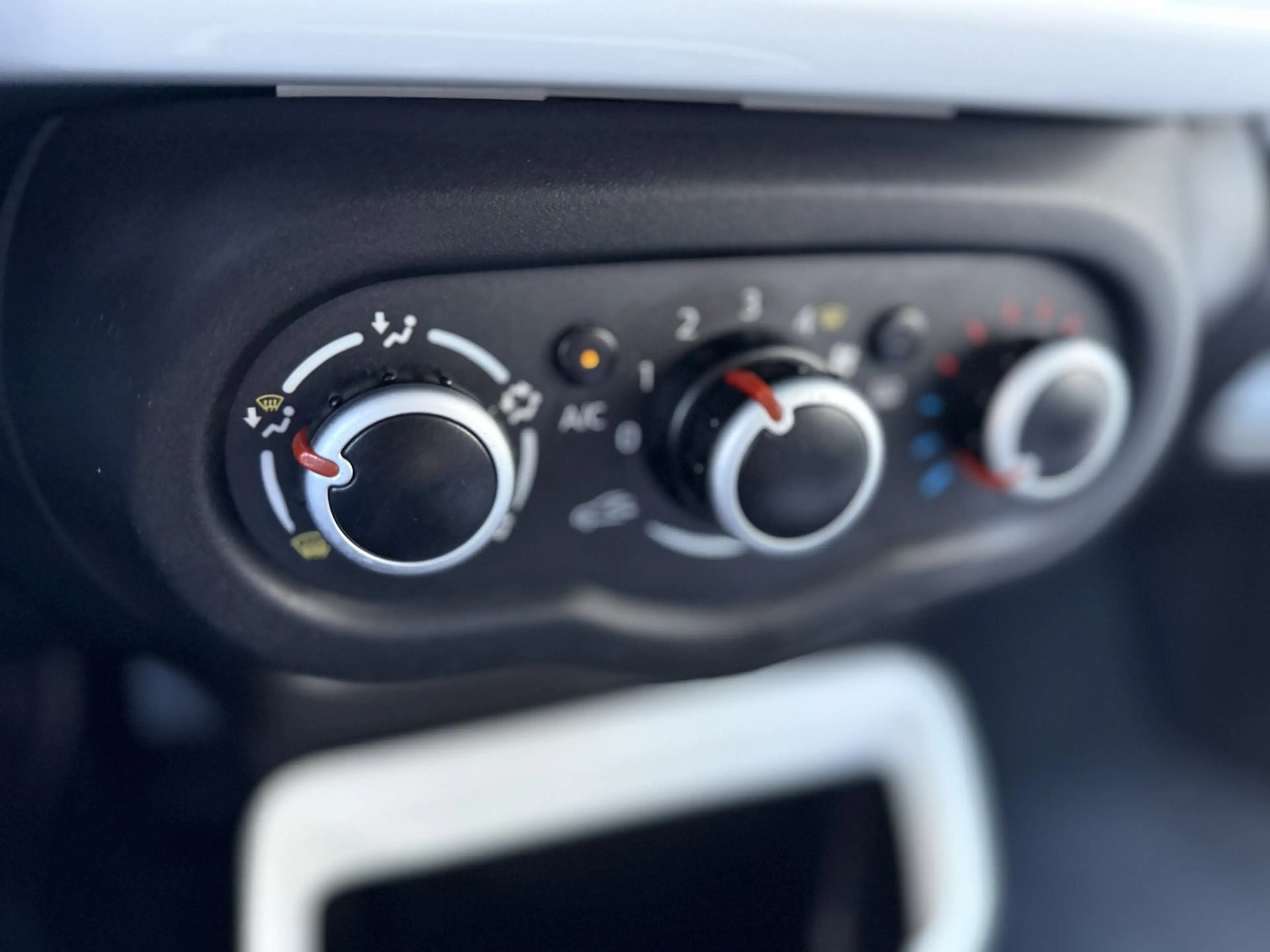 Renault Twingo Limited 1.0 ABS Bluetooth Geschw.begrenze — photo 11