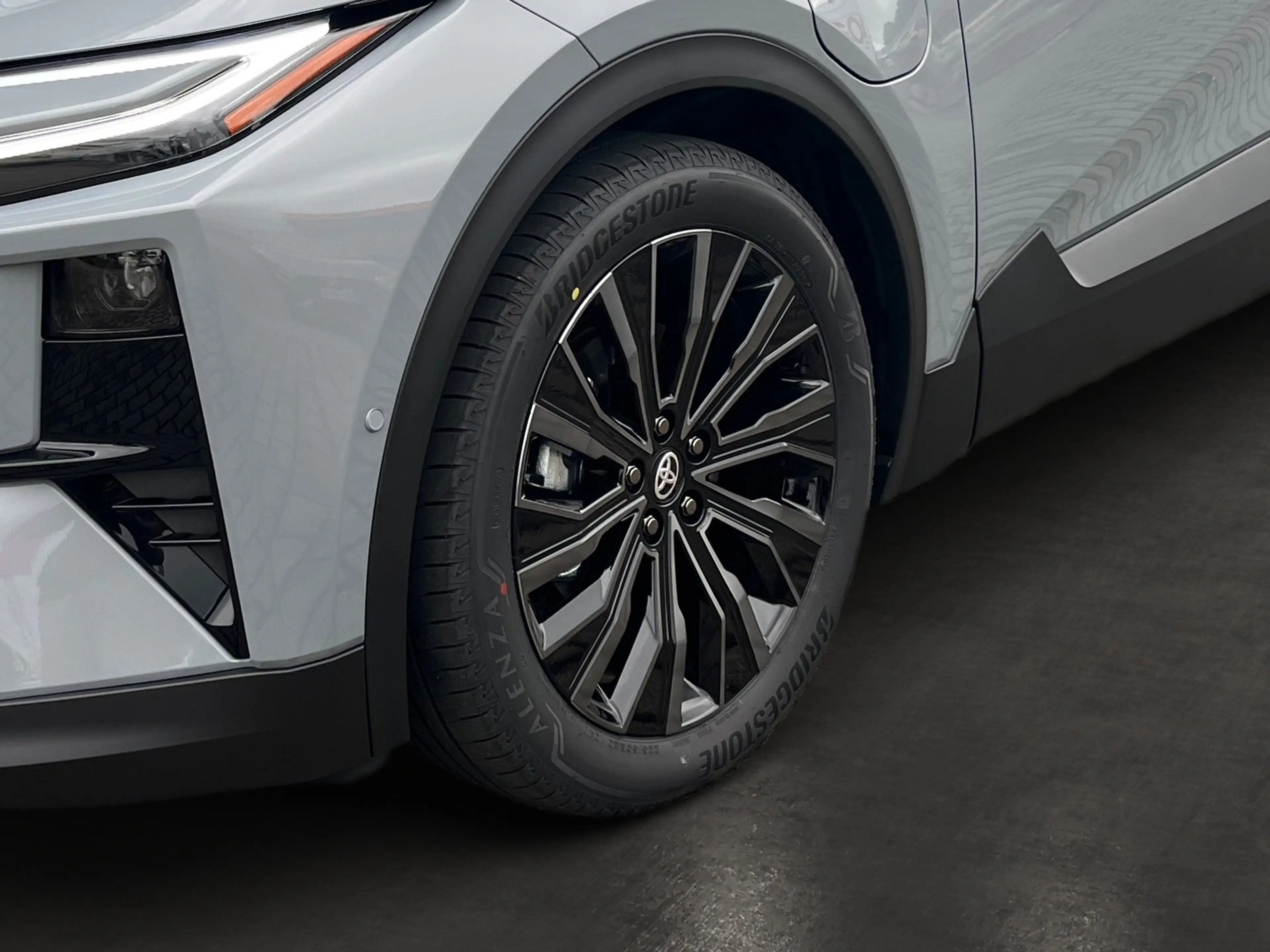 Toyota C-HR + Lounge Elektromotor AWD-i — photo 6