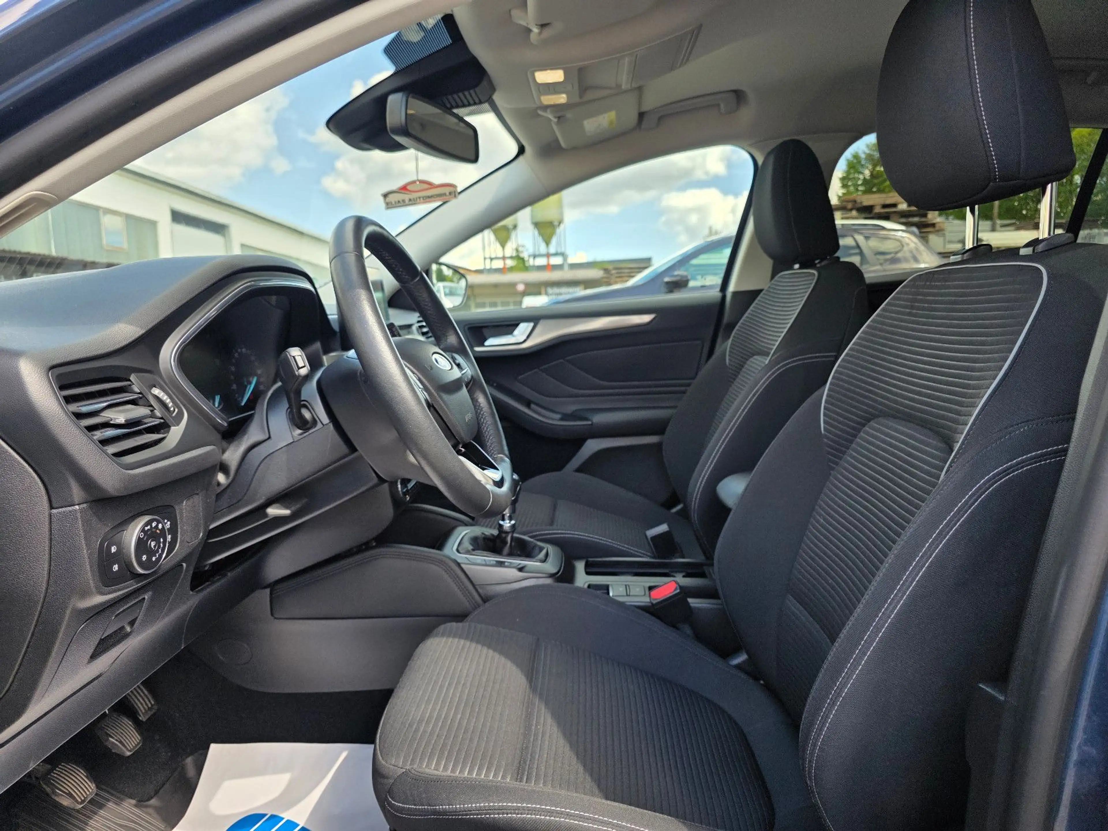 Ford Focus Turnier Titanium — photo 14