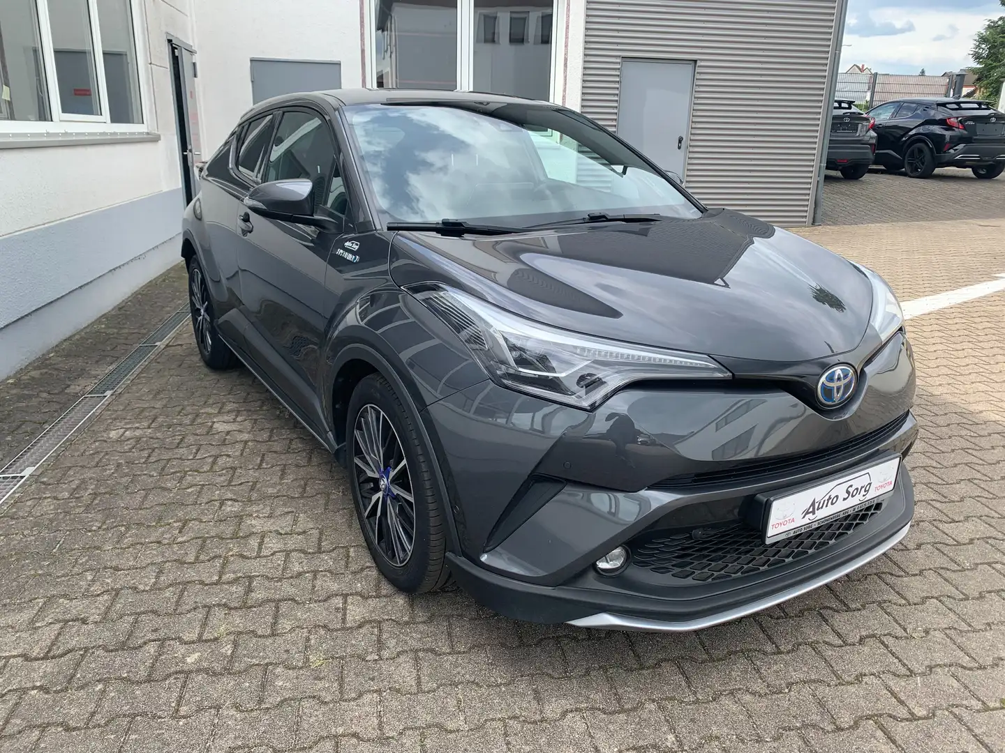 Toyota C-HR 1,8 Hybrid Lounge *1. Hand/JBL/Navi/LED-Paket* Grau - 1