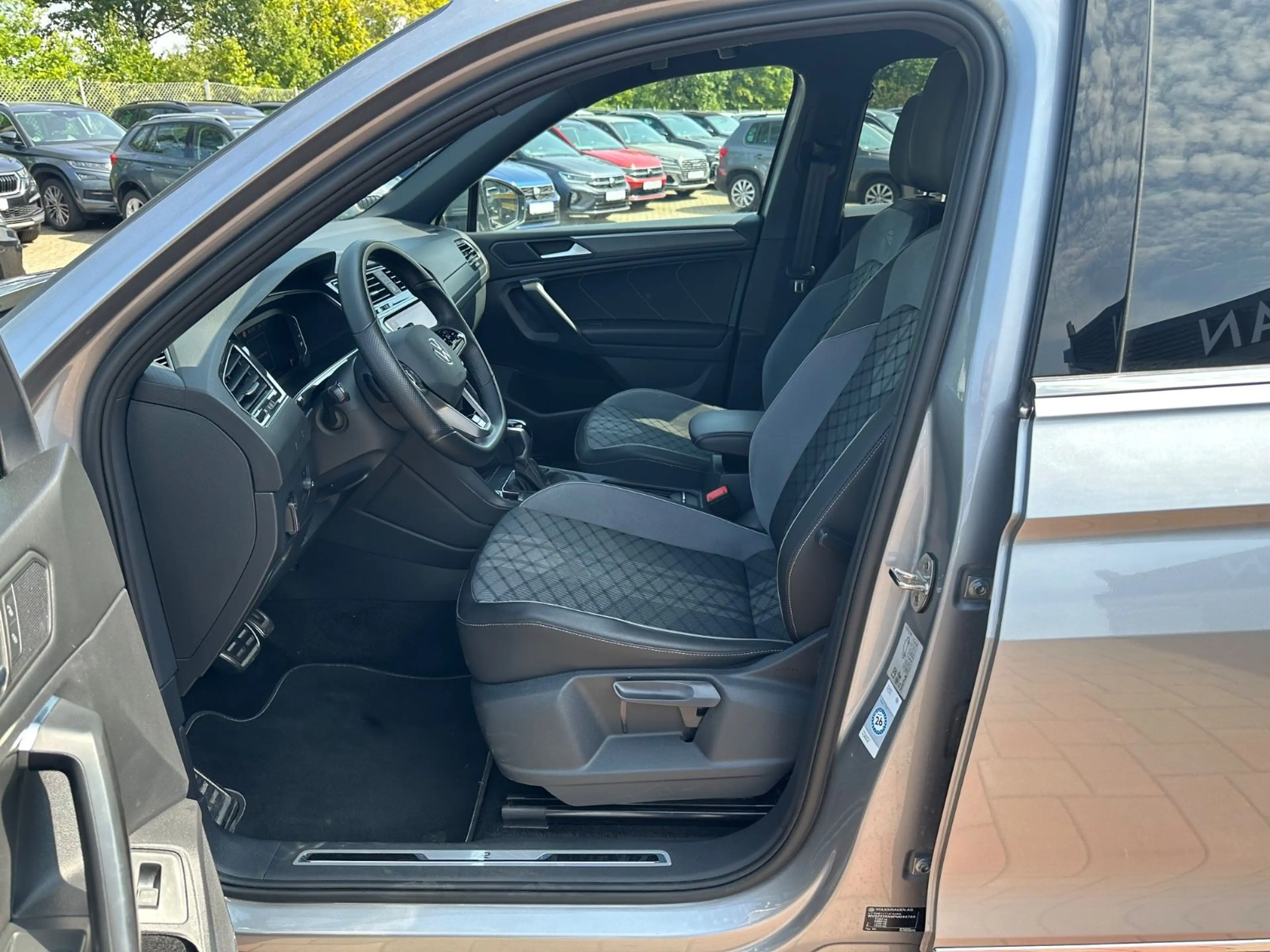 Volkswagen Tiguan Allspace 4M R-LINE*360°*HUD*AHK*DYNAUDIO* — photo 13
