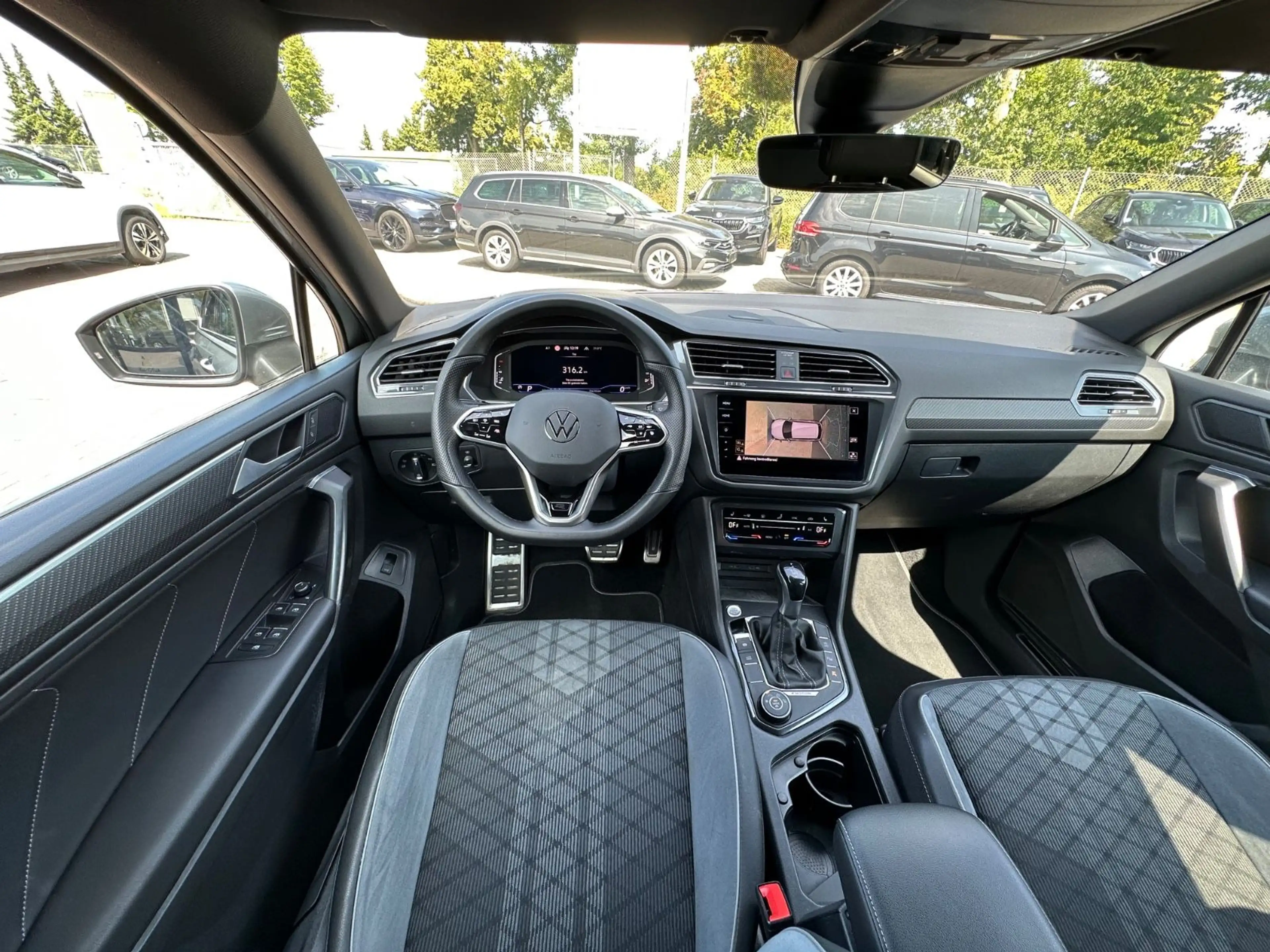 Volkswagen Tiguan Allspace 4M R-LINE*360°*HUD*AHK*DYNAUDIO* — photo 11