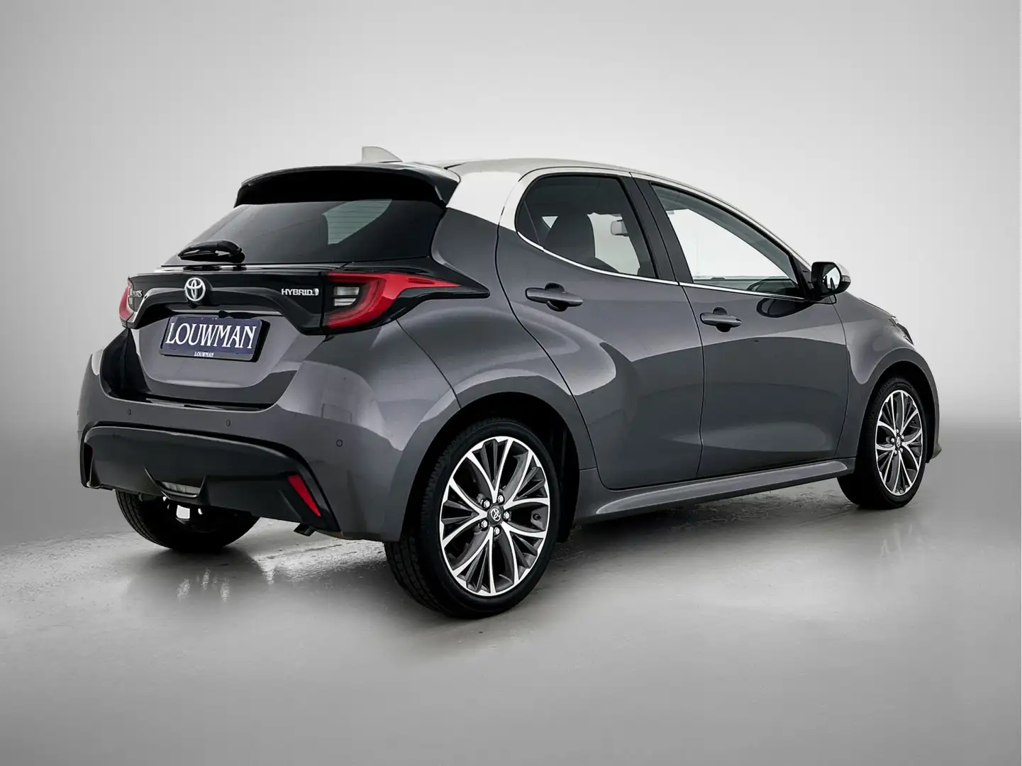 Toyota Yaris 1.5 Hybrid Executive | Premium uitgevoerd | Bi Col Grijs - 2