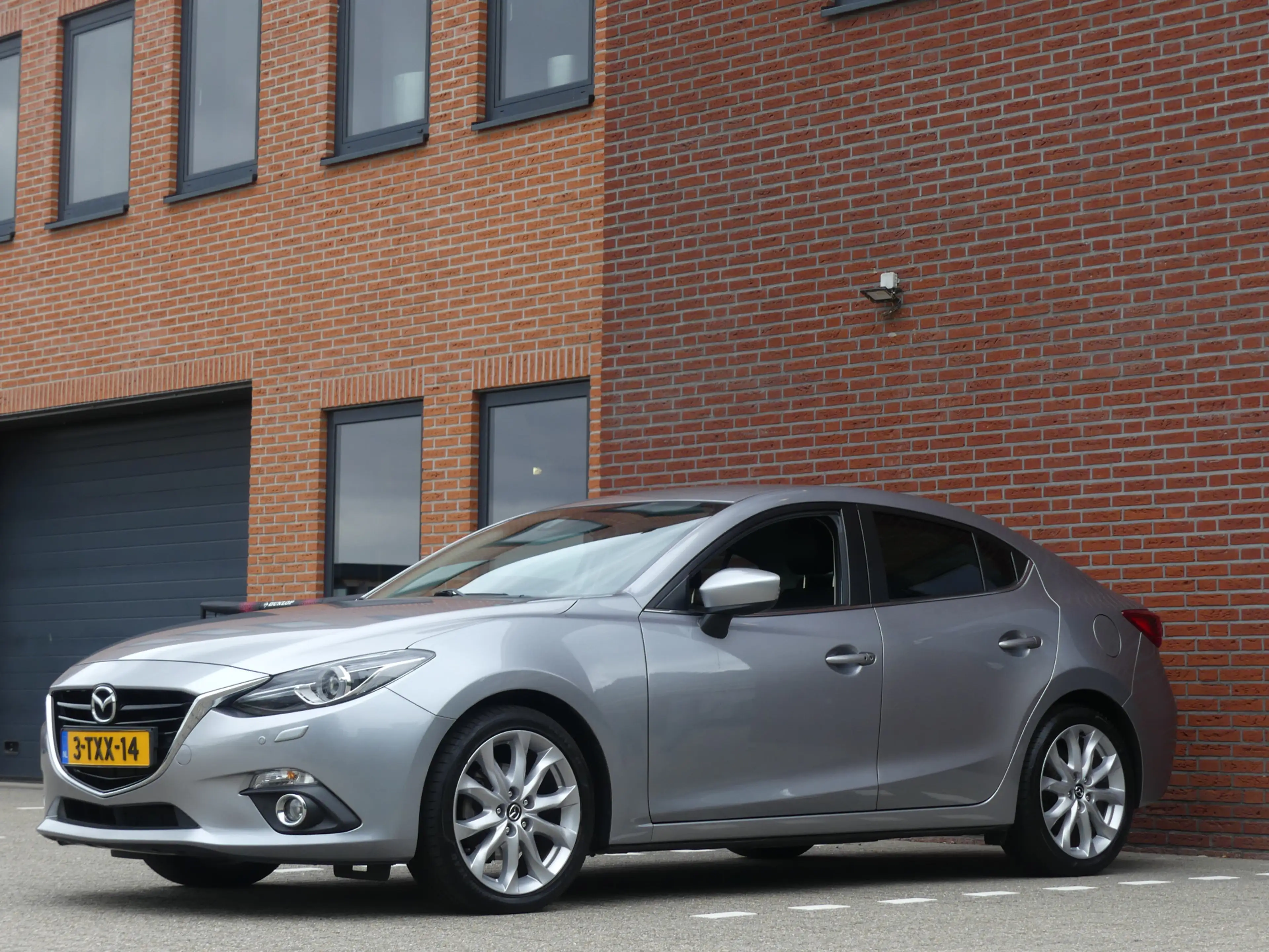 Mazda 3 2.0 GT-M / Trekhaak / Nieuwstaat — photo 24