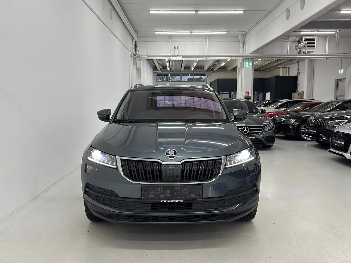 Skoda Karoq 2,0 TDI Style SC DSG Aut. AHK RFK ACC LED Ambie... Schwarz - 2