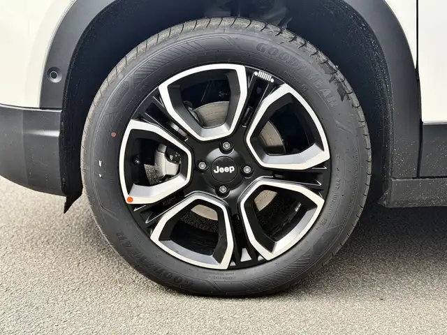 Jeep Avenger view 4
