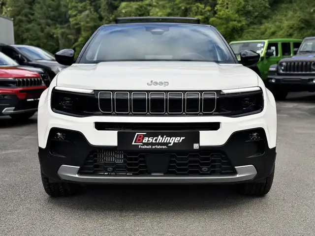 Jeep Avenger view 2