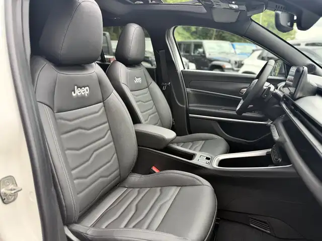 Jeep Avenger view 11