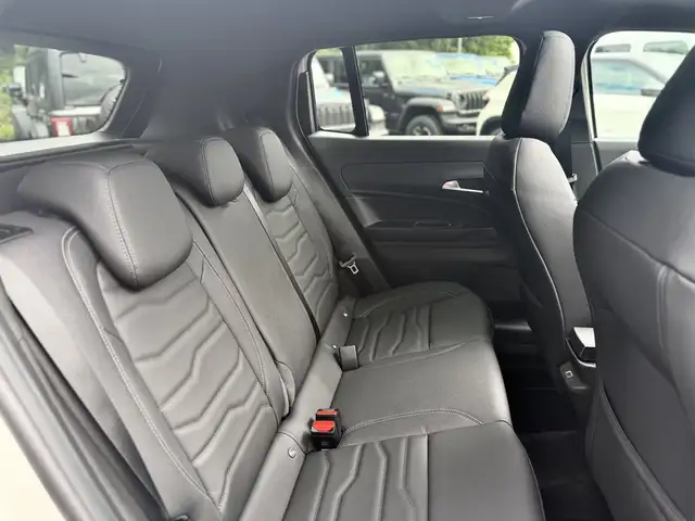 Jeep Avenger view 9