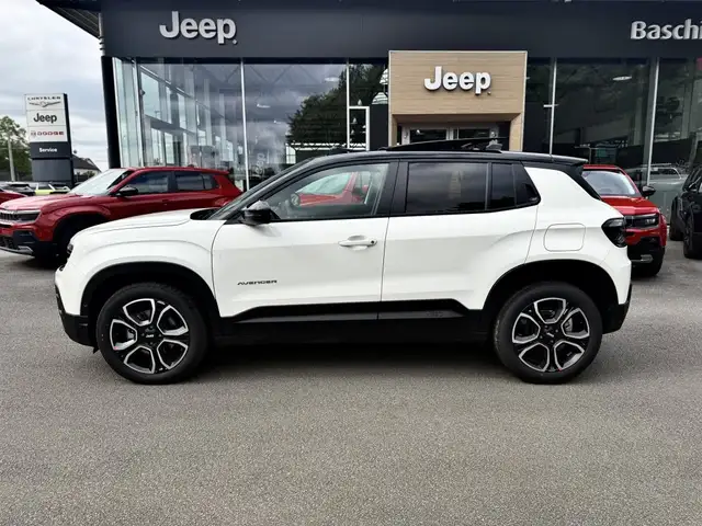 Jeep Avenger view 5