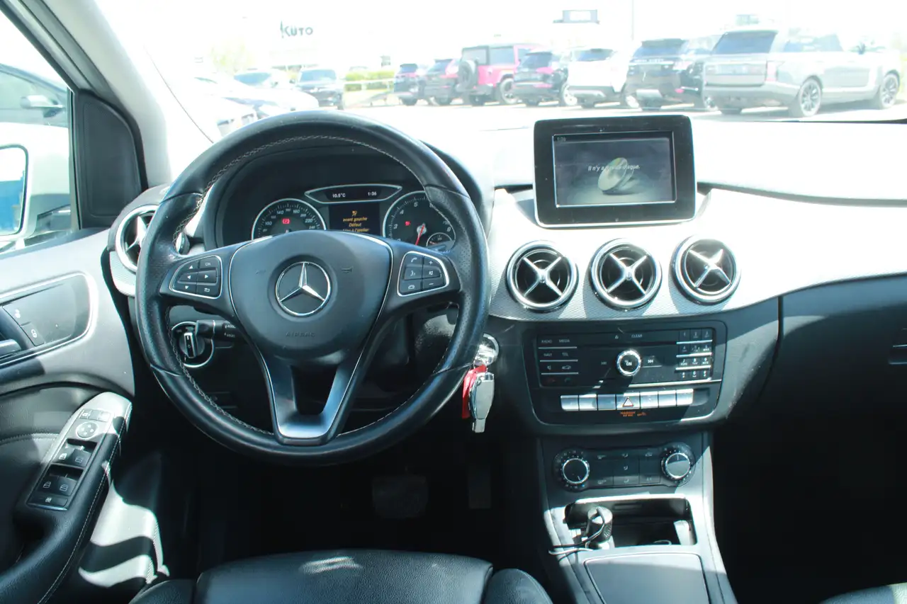 Mercedes-Benz B-Class снимка Mercedes-Benz B-Class