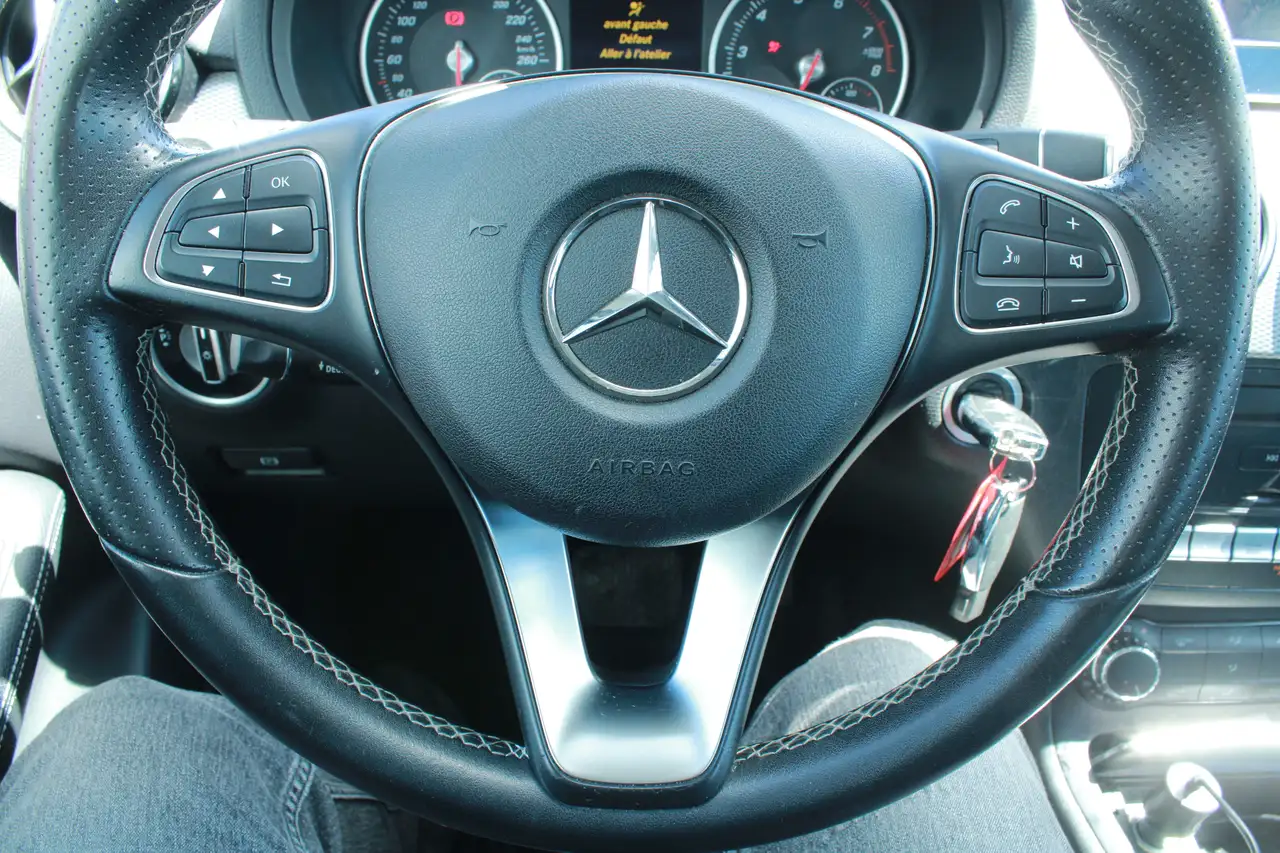Mercedes-Benz B-Class снимка Mercedes-Benz B-Class