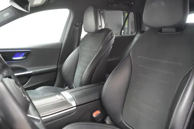 Mercedes-Benz 300 view 11