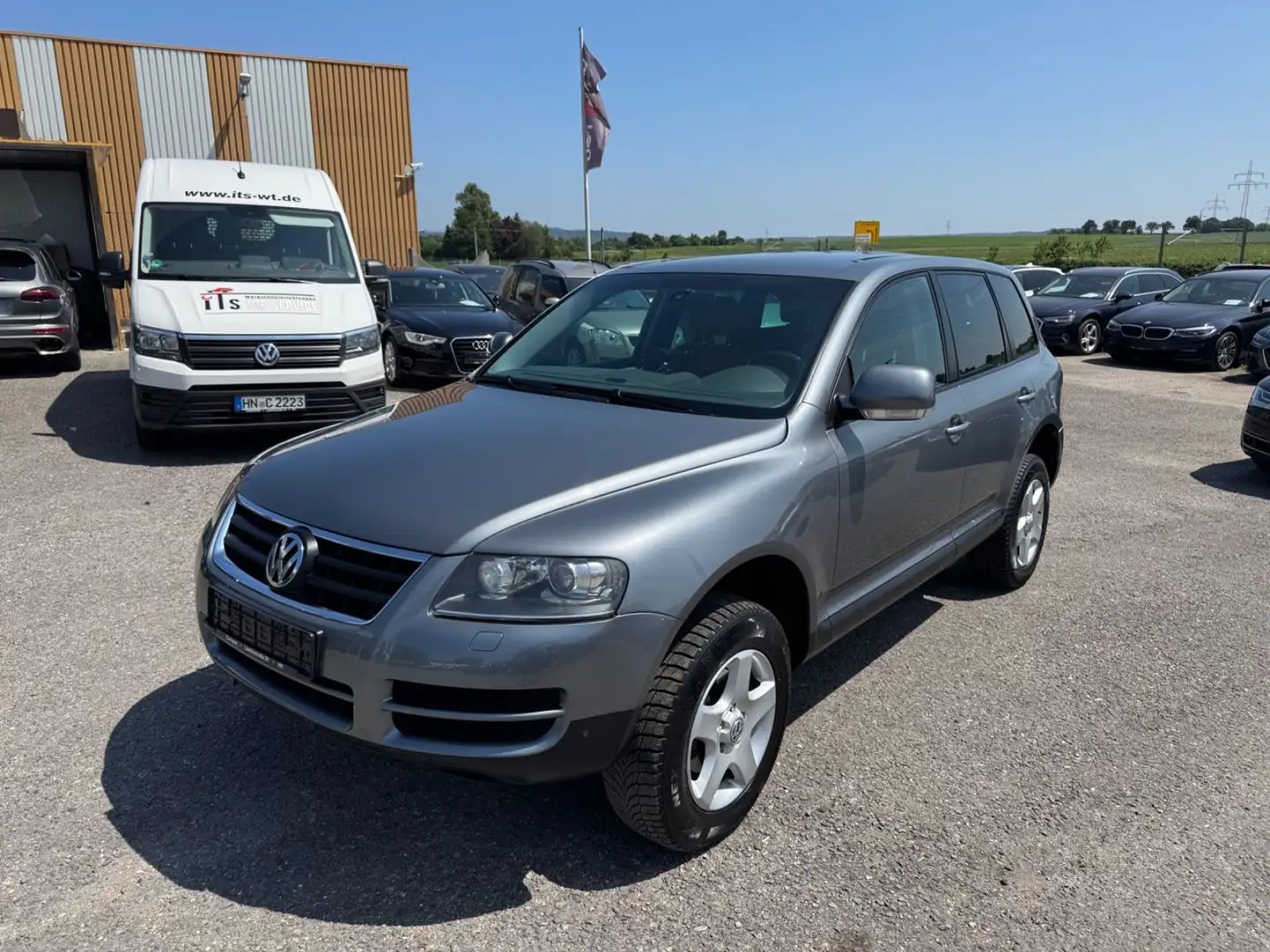 Volkswagen Touareg R5 TDI Auto.Leder Xenon AHK Navi PDC Grau - 1