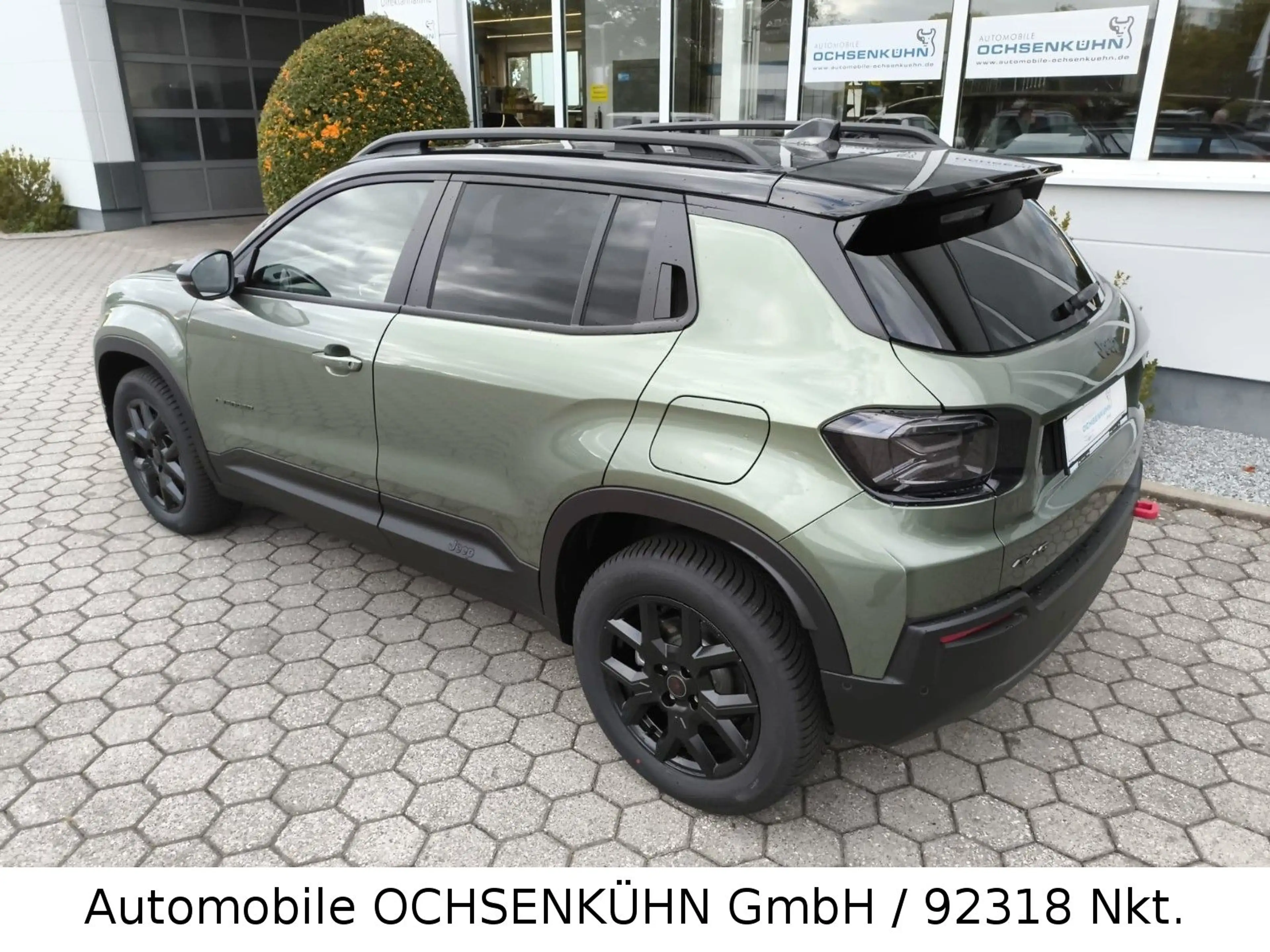 Jeep Avenger 1.2 MHEV 4x4 Overland — photo 2