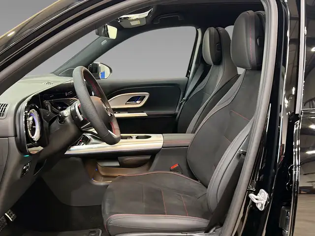Mercedes-Benz GLB view 8