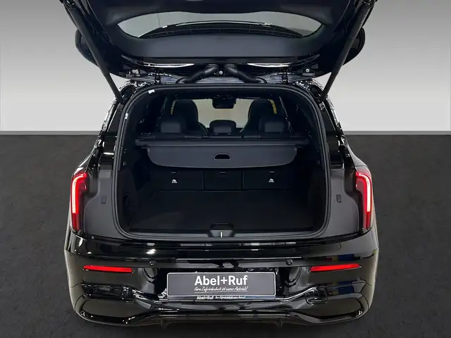 Mercedes-Benz GLB view 6