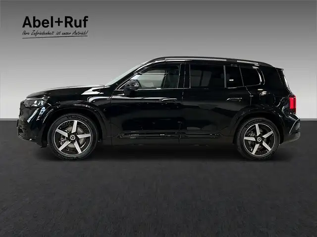Mercedes-Benz GLB view 4