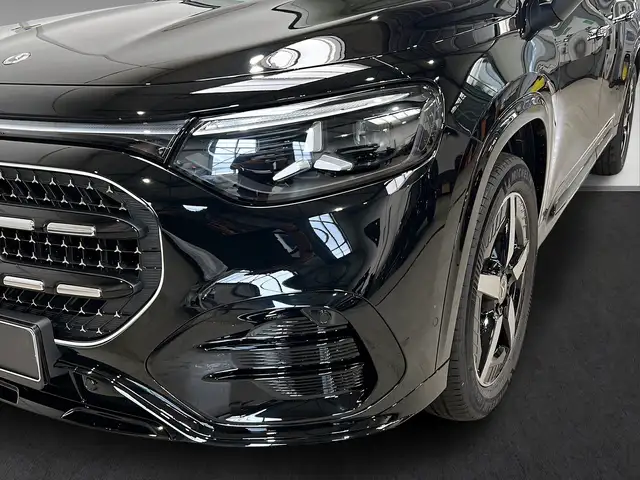 Mercedes-Benz GLB view 15