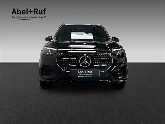 Mercedes-Benz GLB view 2