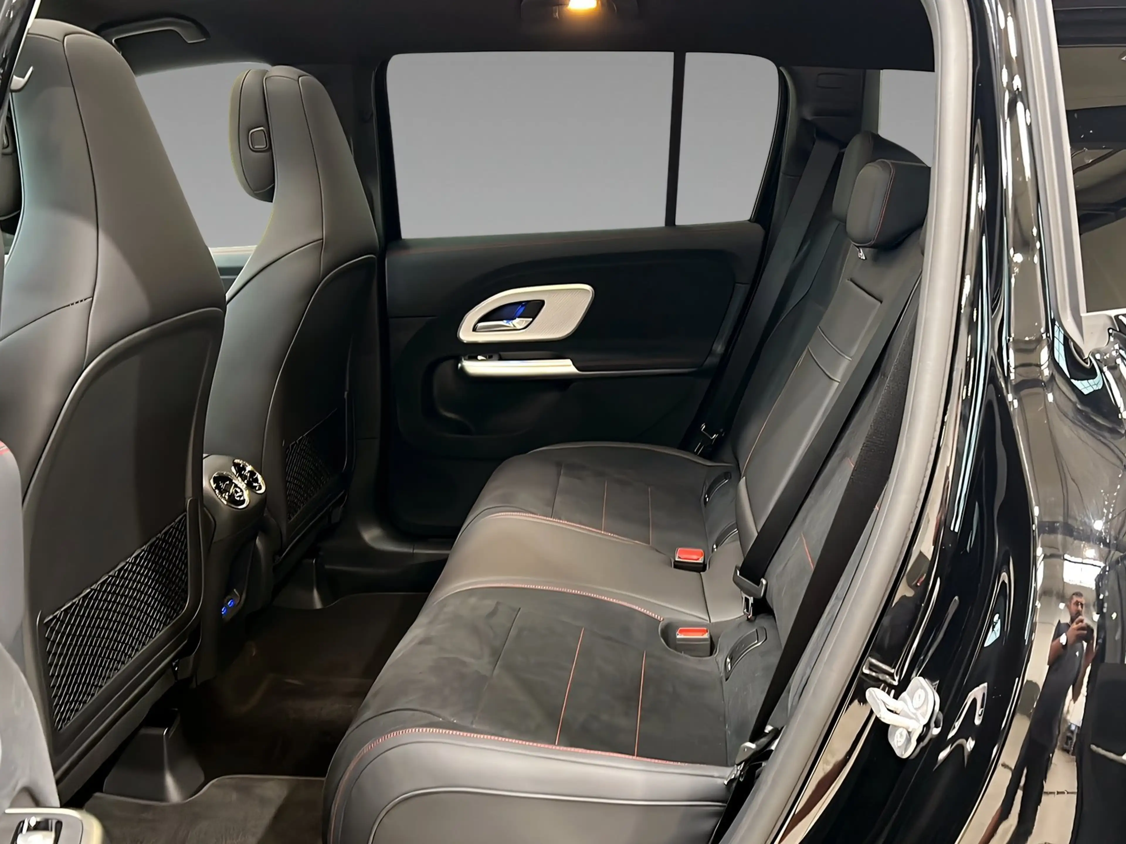 Mercedes-Benz GLB 200 AMG+FACELIFT+LED+DISTR+NIGHT+Pano+AHK — photo 9