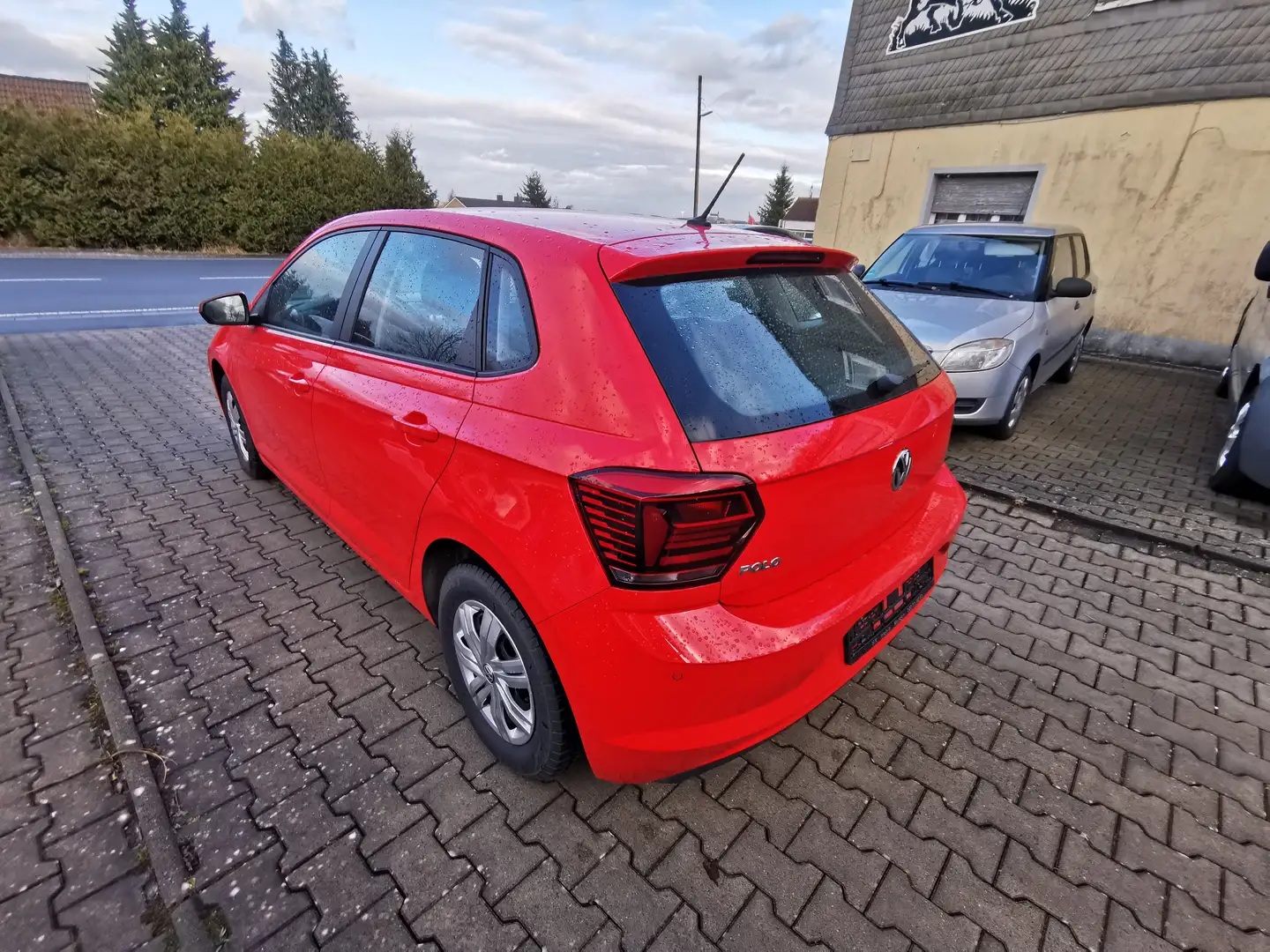 Volkswagen Polo Tempomat/Klimatik/PDC /Sitzheizung/Freisprech/Blue Rot - 2