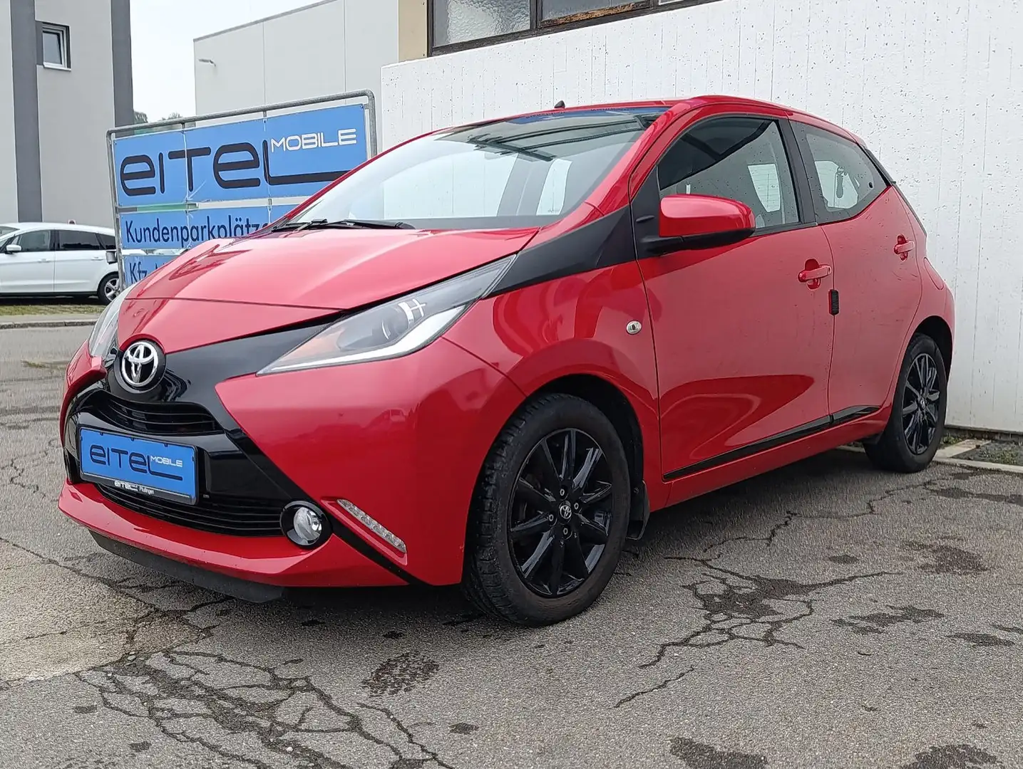 Toyota Aygo AYGO x-play touch Klima Kamera Tempomat Rojo - 1