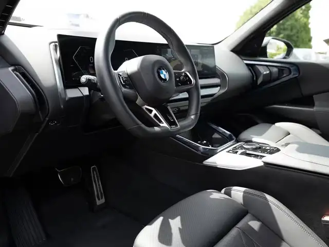 BMW X3 view 8