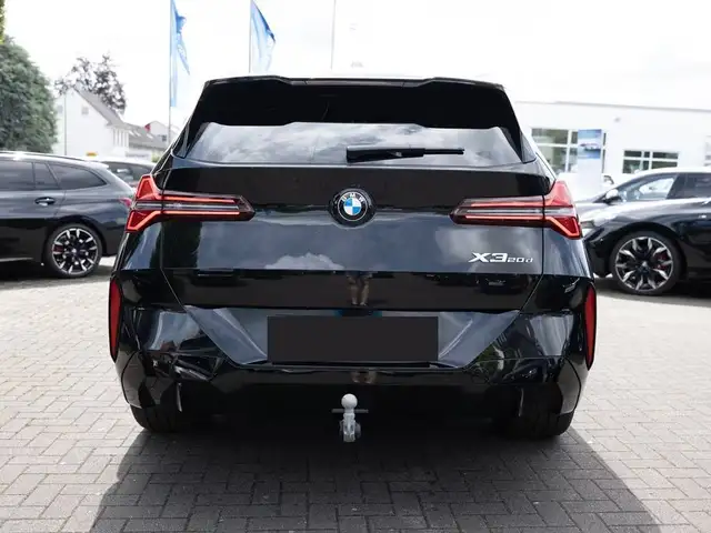 BMW X3 view 11