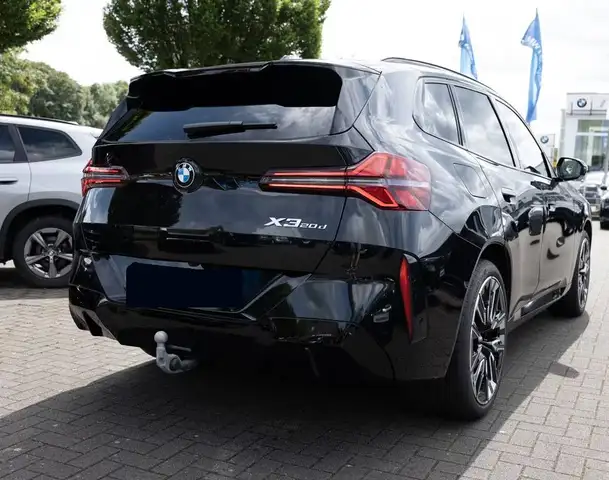BMW X3 view 12