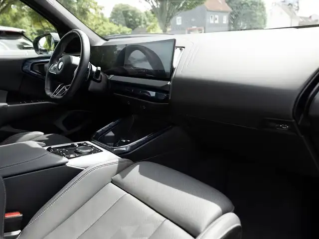 BMW X3 view 7