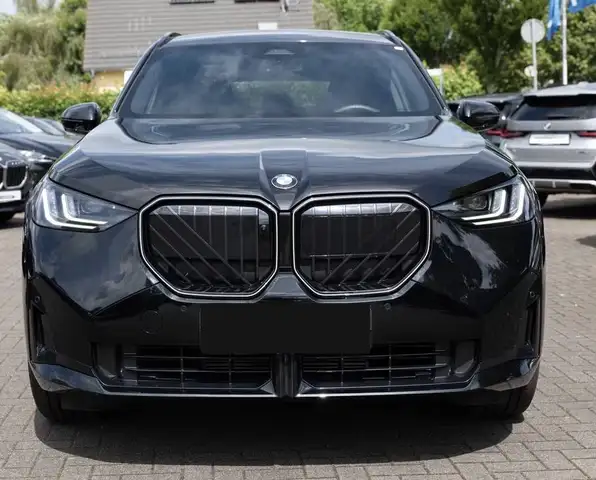 BMW X3 view 4