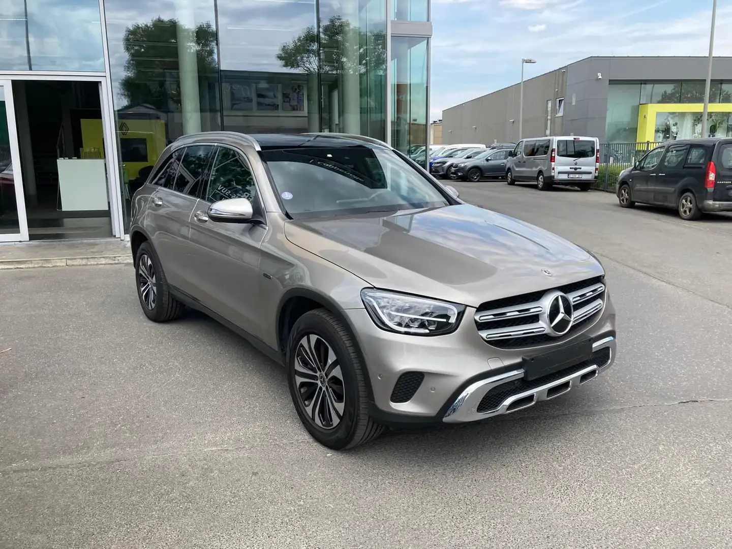 Mercedes-Benz GLC 300 GLC 2.0 GLC 300 E AVANTGARDE LINE 4MATIC PHEV Beige - 1