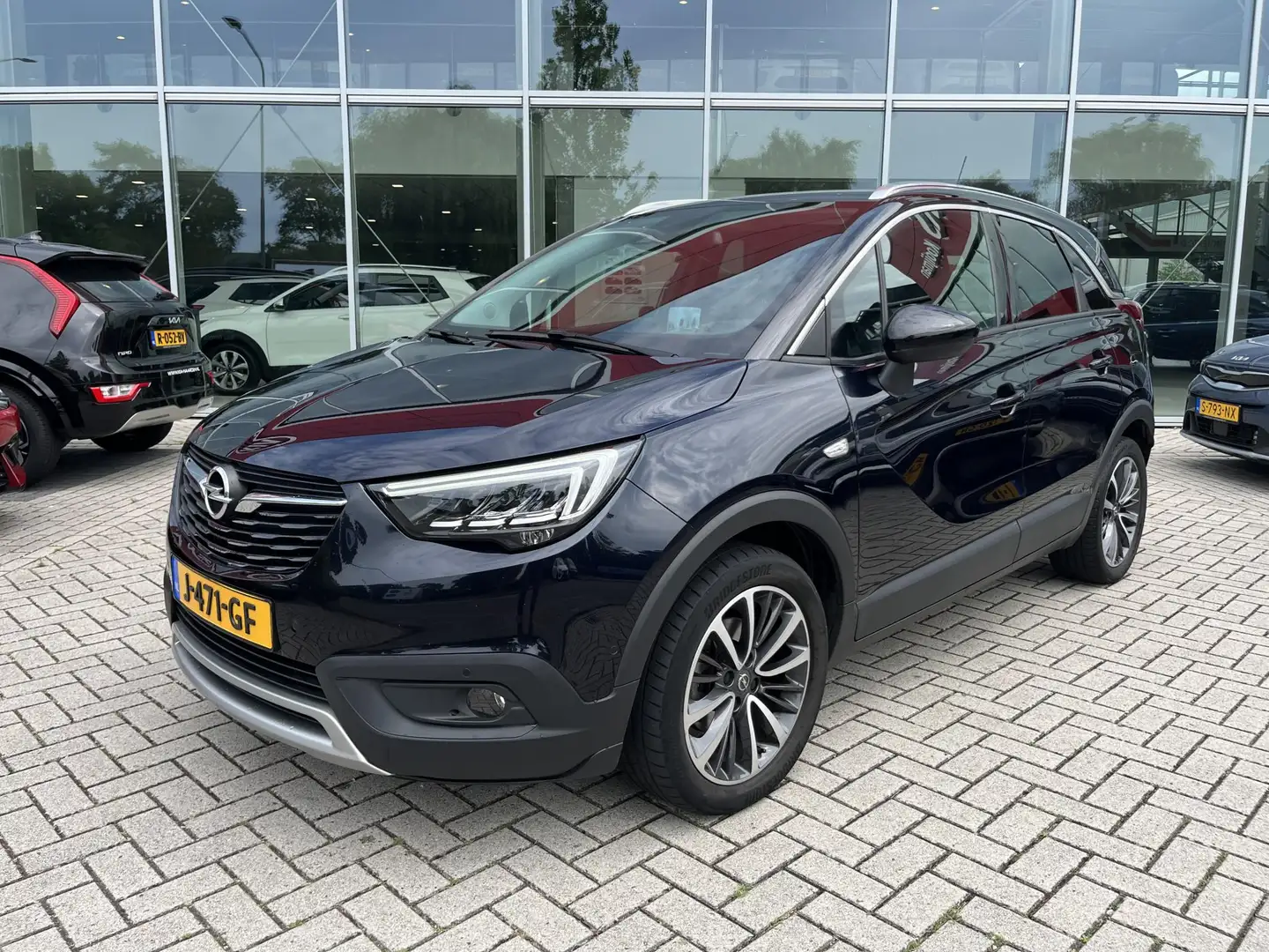 Opel Crossland X 1.2 Turbo Innovation 130 PK/ 12 MAANDEN BOVAG GARA Zwart - 2