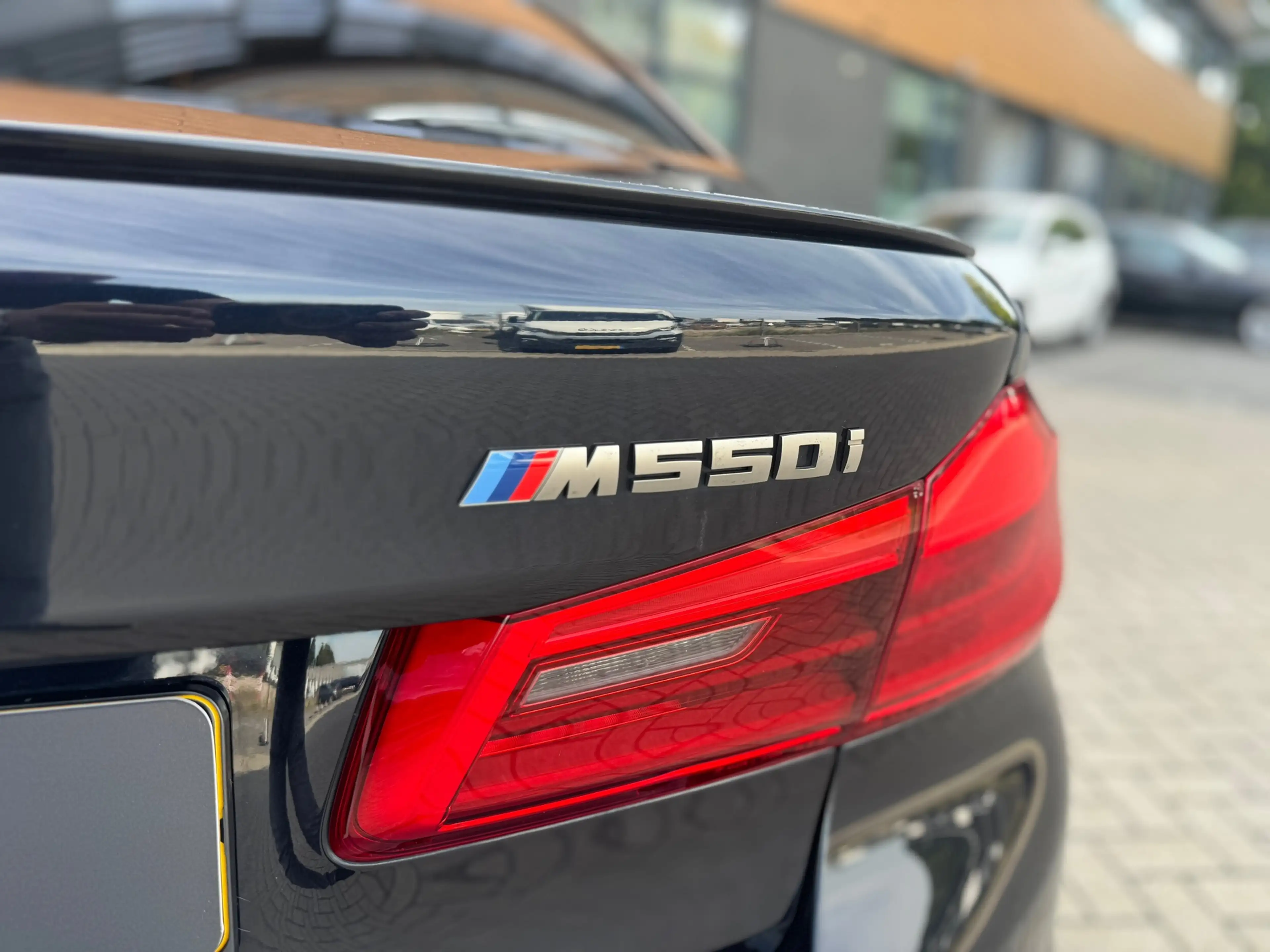 BMW M550 5-serie M550i xDrive High Executive — photo 11