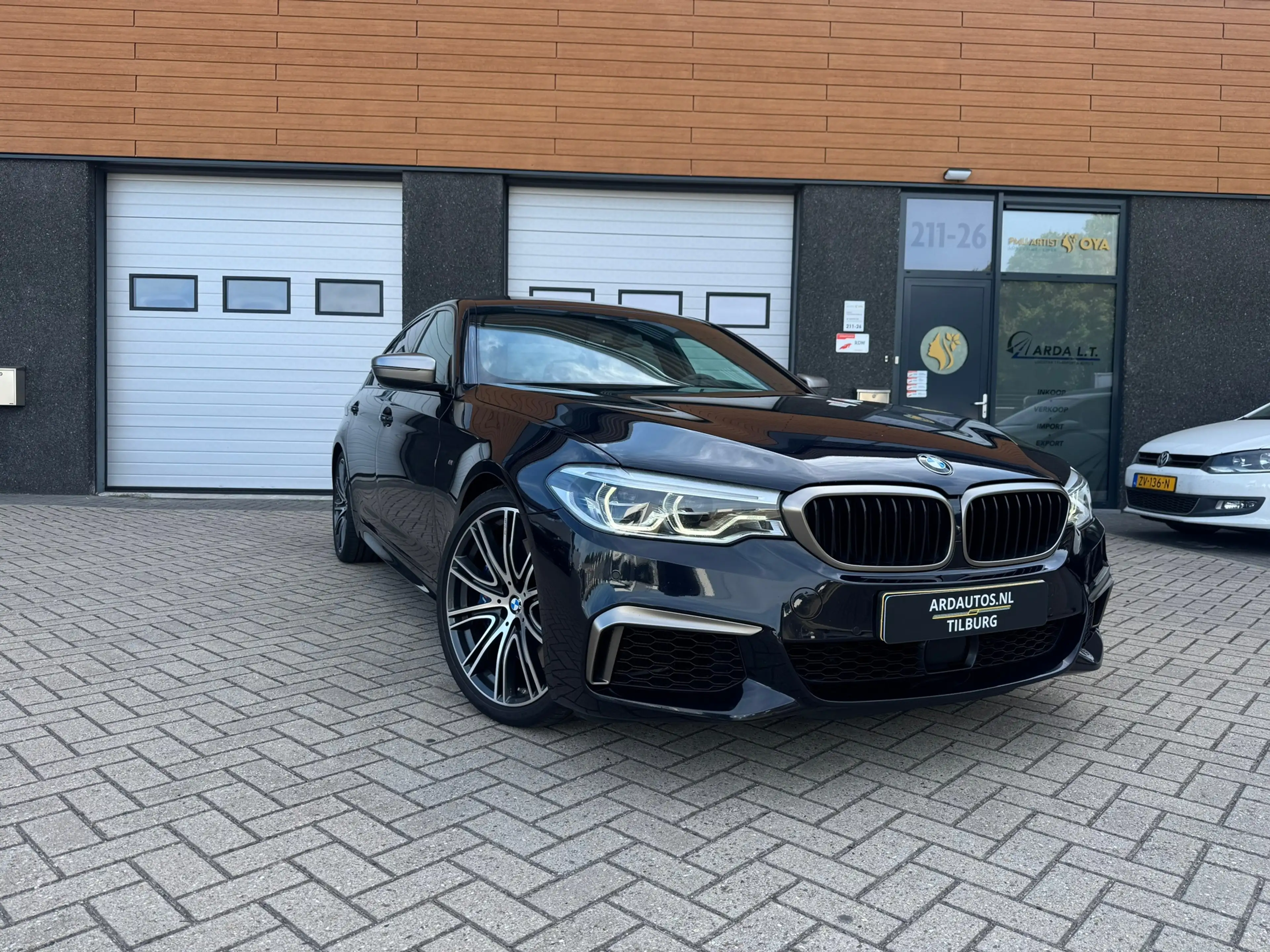 BMW M550 5-serie M550i xDrive High Executive — photo 3