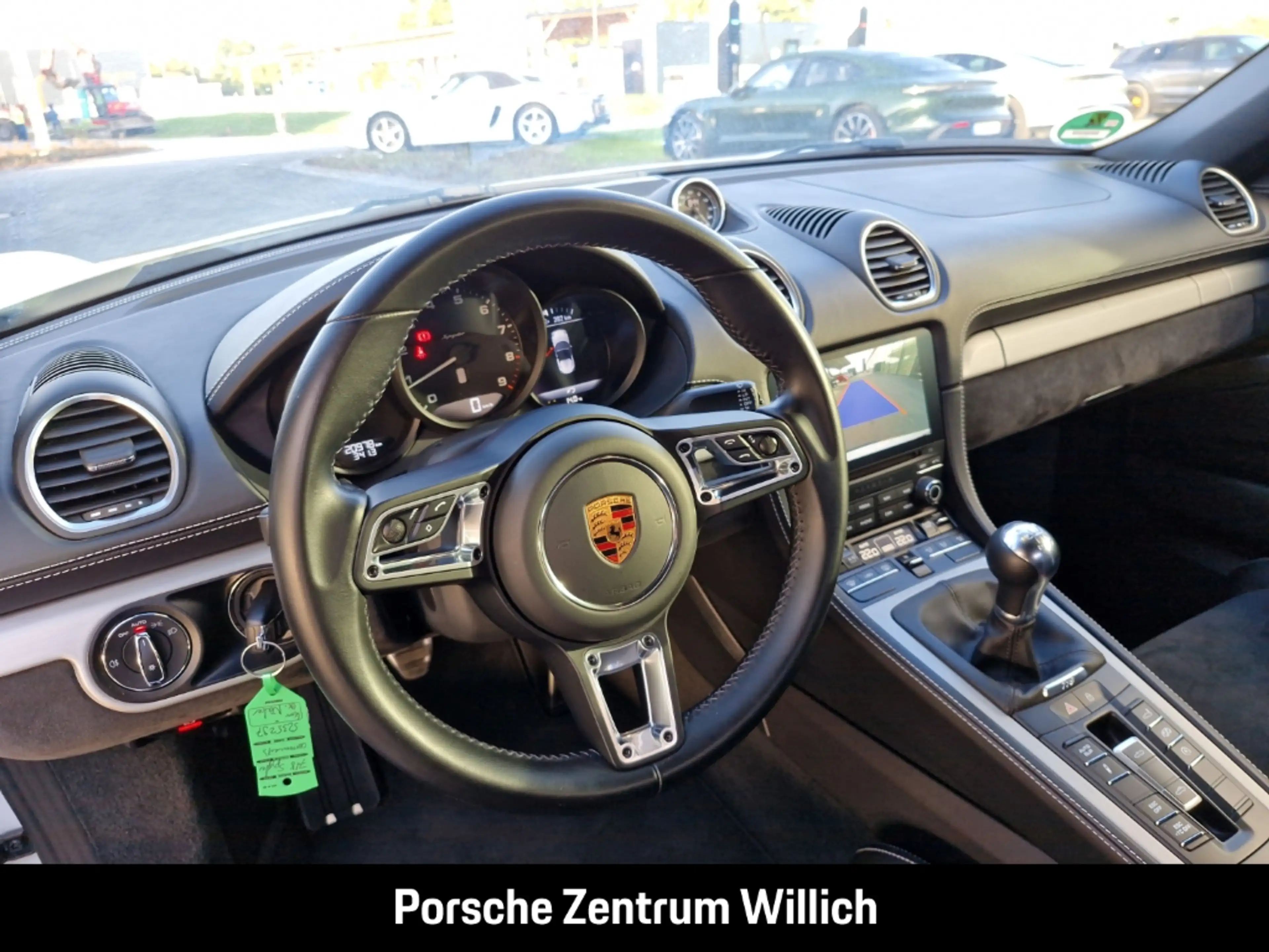 Porsche 718 Spyder — photo 14