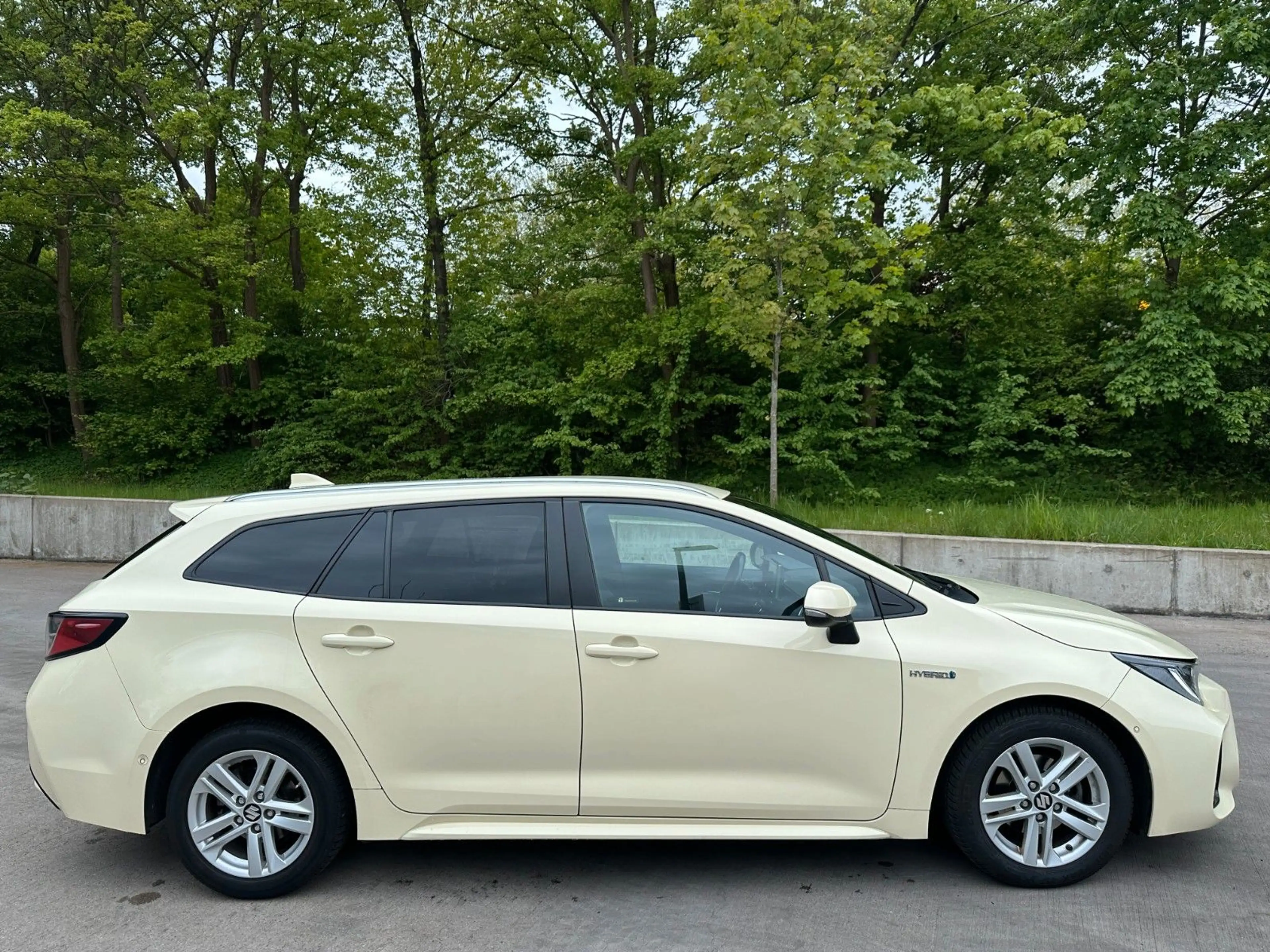 Suzuki Swace TouringSports Hybrid-Kamera-ACC-Folie-TAXI — photo 8