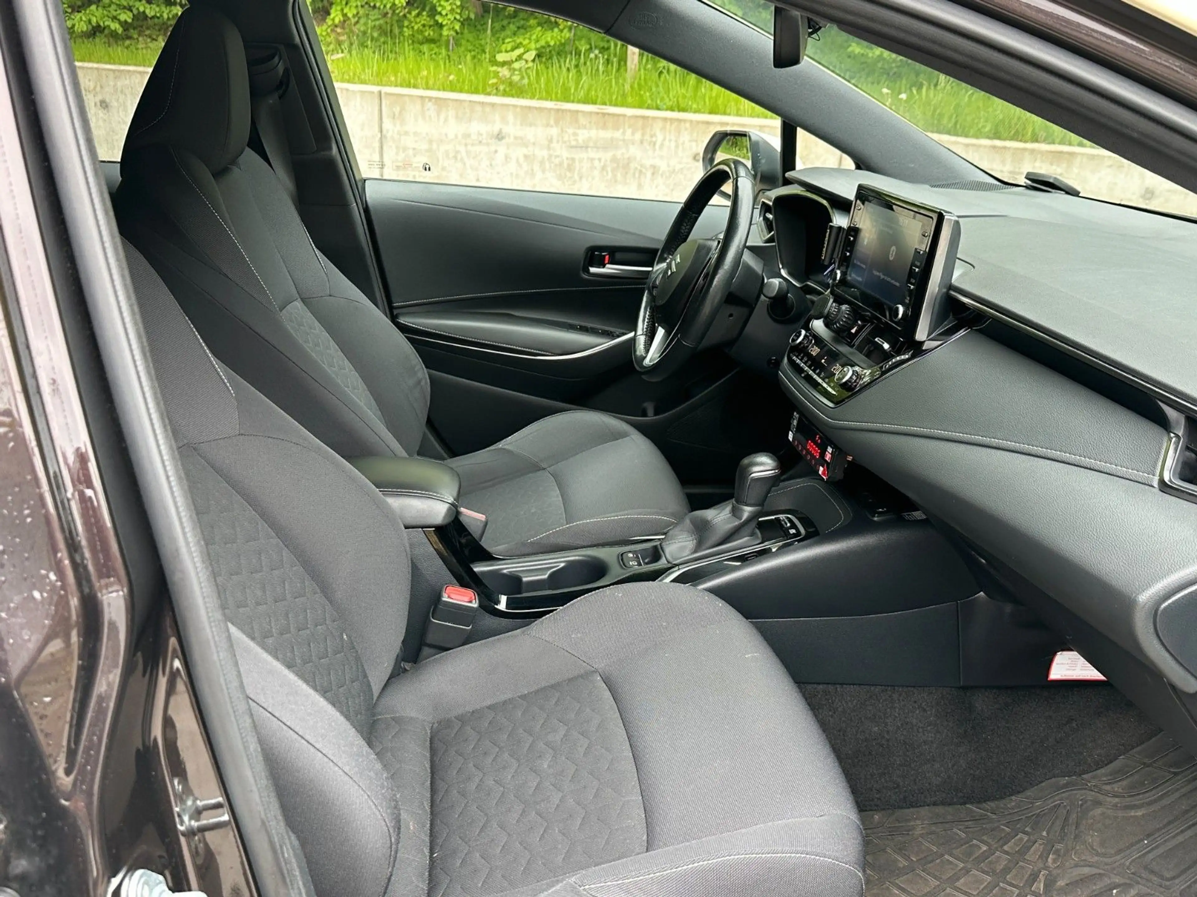Suzuki Swace TouringSports Hybrid-Kamera-ACC-Folie-TAXI — photo 10