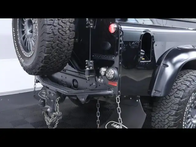 Land Rover Defender view 9