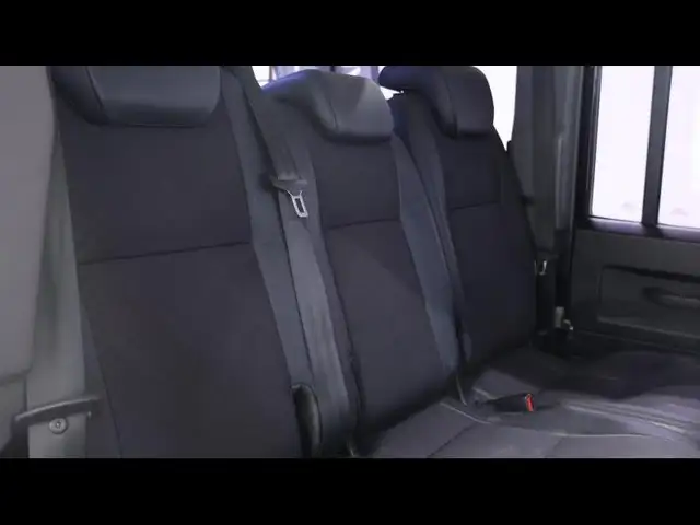 Land Rover Defender view 15