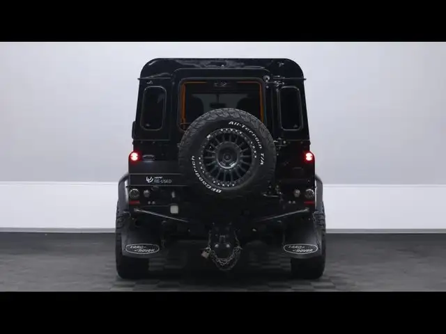 Land Rover Defender view 6