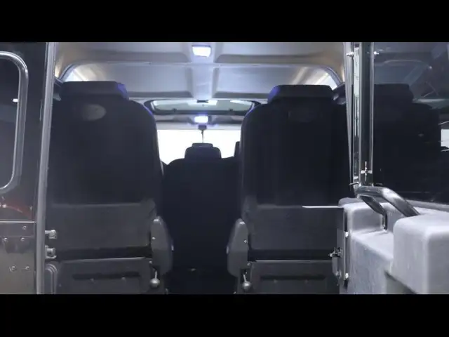Land Rover Defender view 7